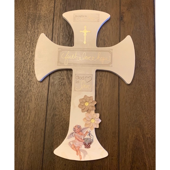 White cross with angel - Picture 1 of 1